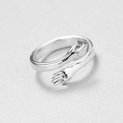 Ciara – Anillo Enlazado Ajustable en Plata