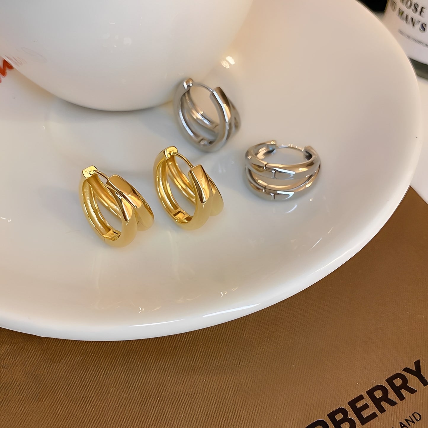 Angelina – Pendientes Doble Capa en Forma C