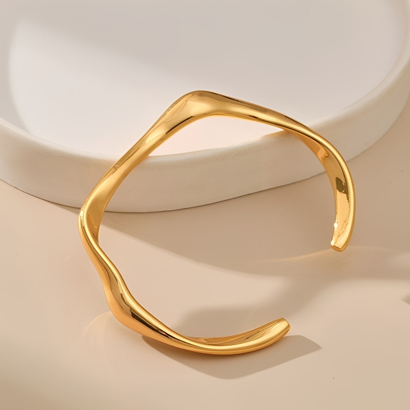 Molly – Pulsera Minimalista de Diseño Elegante