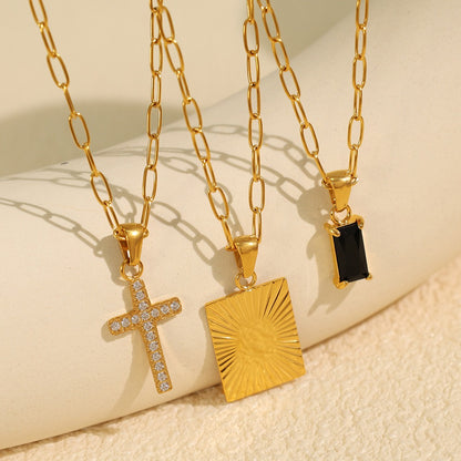 Kaela – Collar Cruz con Zirconia Negra