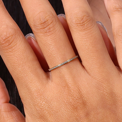 Zarra – Anillo Pavé Dorado Elegante