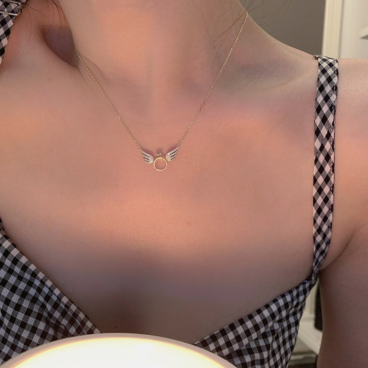 Regine – Collar Alas Ángel Elegante