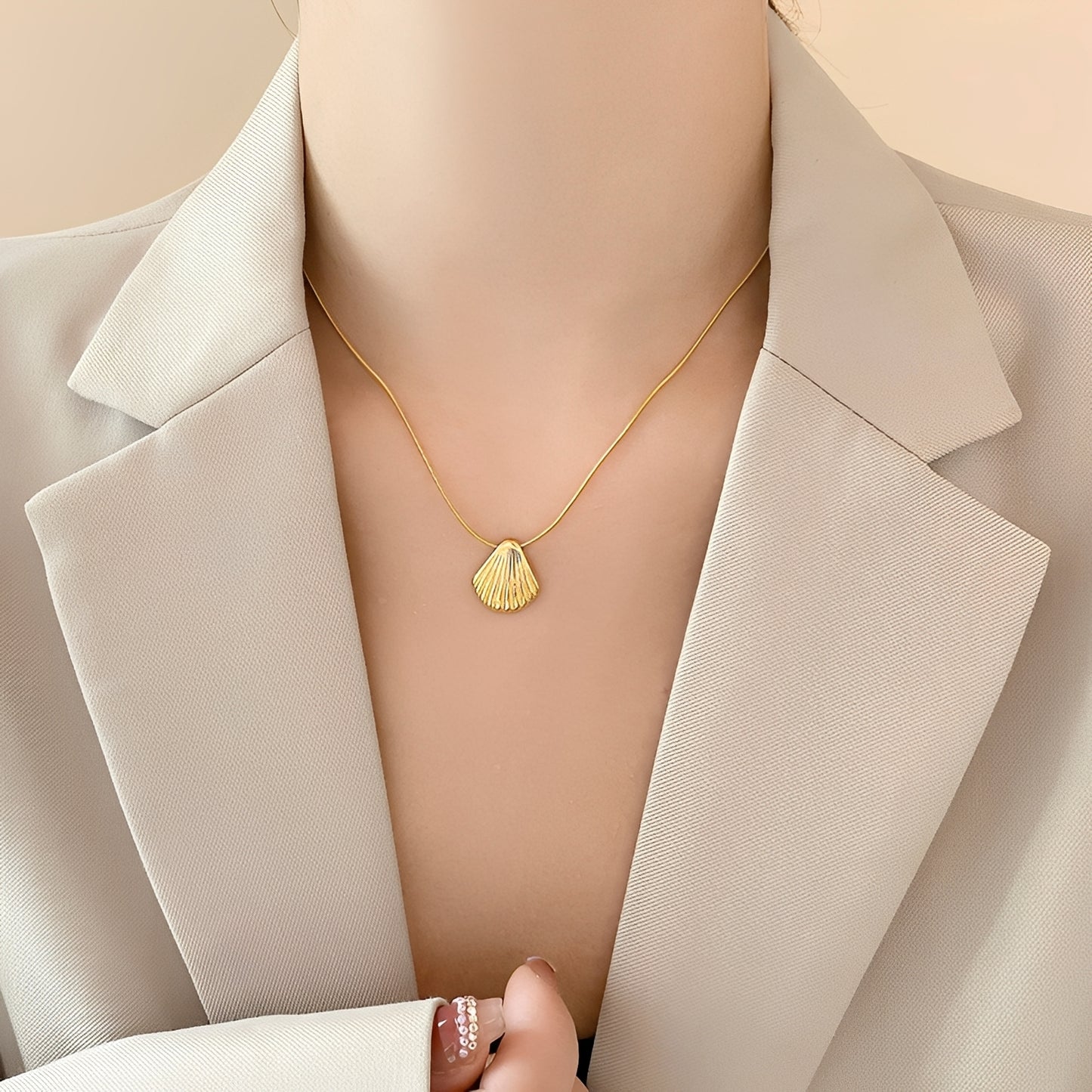 Claudia – Collar Concha Oceánica con Estilo Elegante