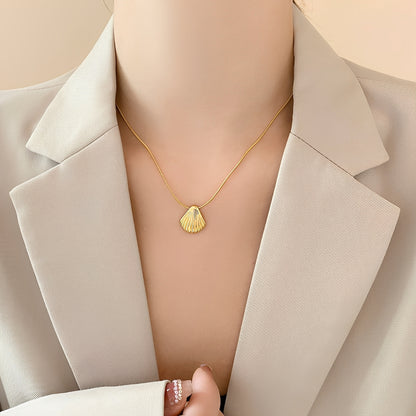Claudia – Collar Concha Oceánica con Estilo Elegante
