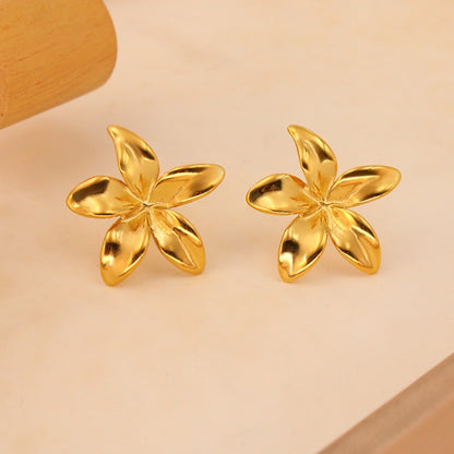 Flora – Pendientes Elegantes de Flor Dorada