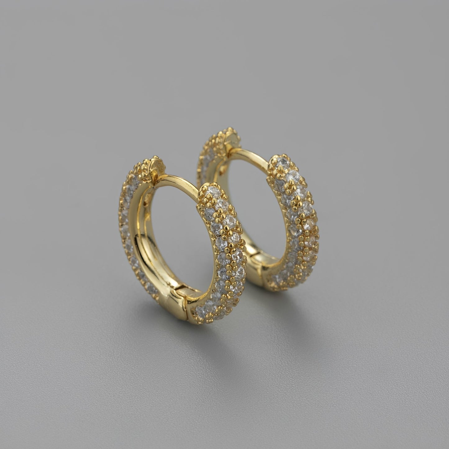 Ceila – Pendientes Aros Grandes con Zircon