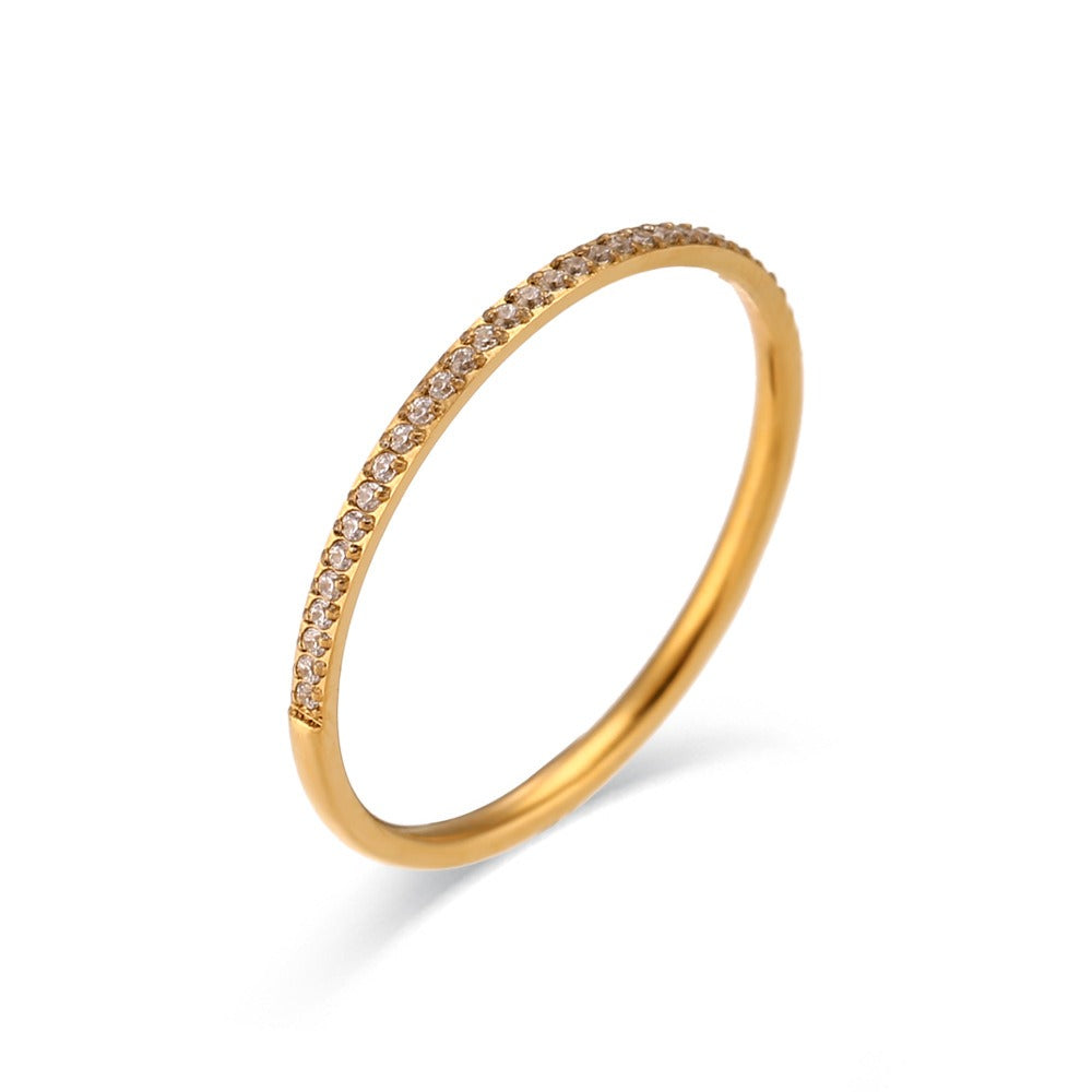 Zarra – Anillo Pavé Dorado Elegante