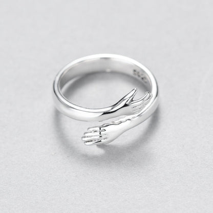 Ciara – Anillo Enlazado Ajustable en Plata