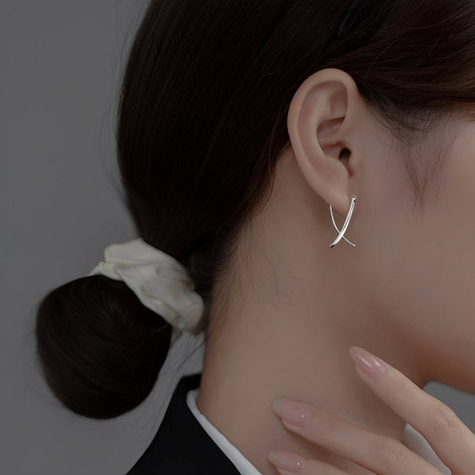 Vanny – Pendientes Cruz de Oro Elegante