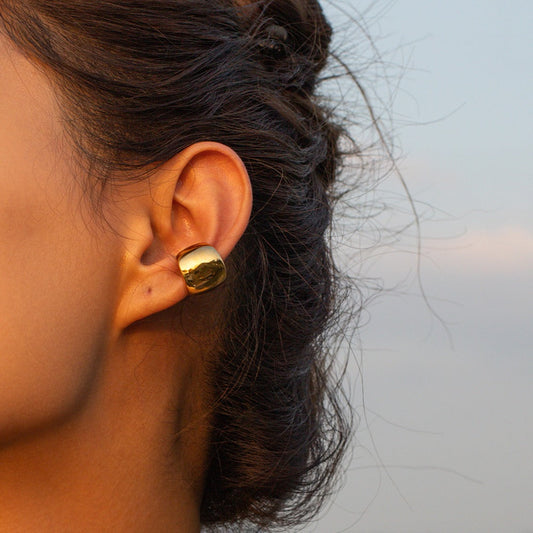 Isla – Ear Cuff Grande Dorado