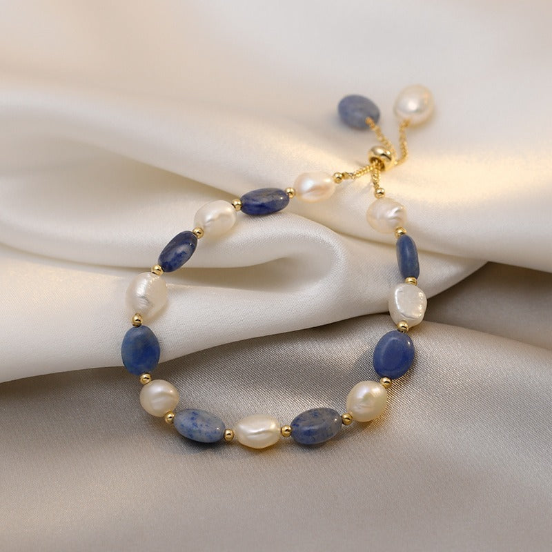 Kira – Pulsera Elegante en Perlas del Océano