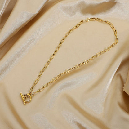Ellie – Collar T-Bar con Enlaces Lineales en Oro