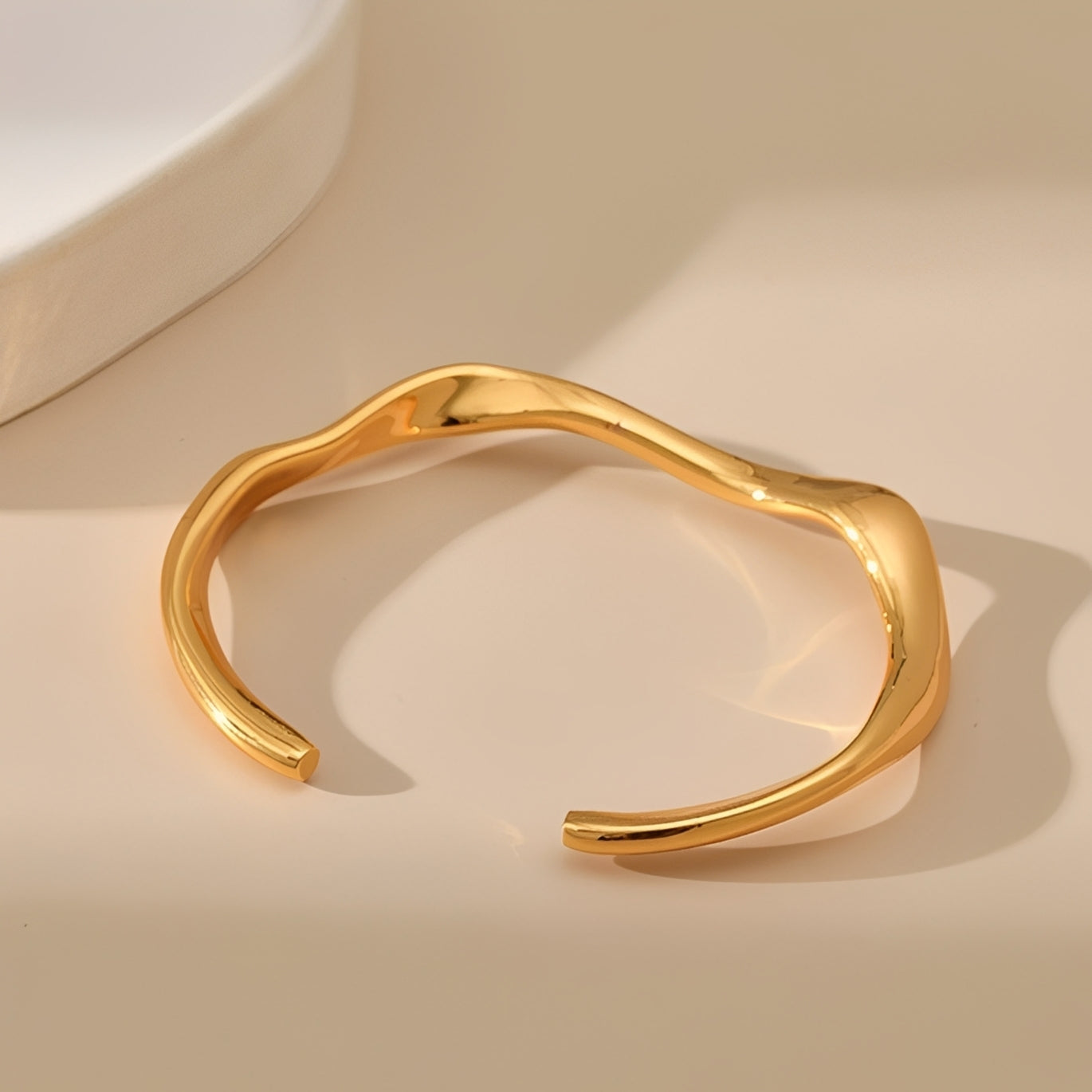 Karylle – Pulsera Fluida Delicada