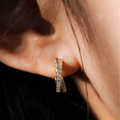 Lara – Pendientes Giro Cruz Doble Fila