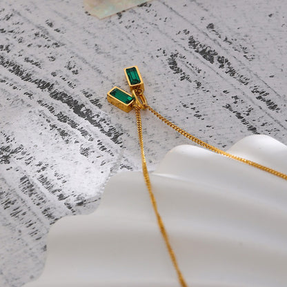 Kreselle – Colgante Doble Verde con Toque de Lujo Sutil