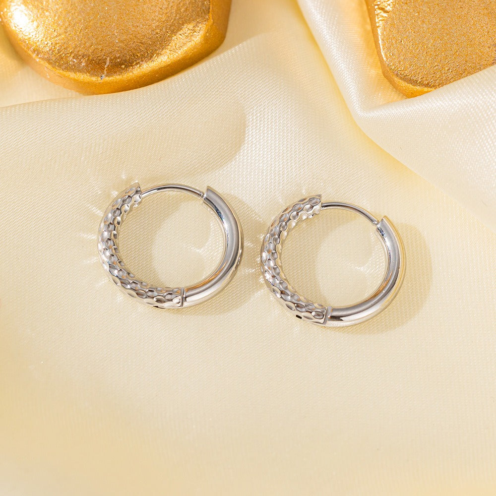 Riley – Pendientes Clip Redondos Brillo Estelar