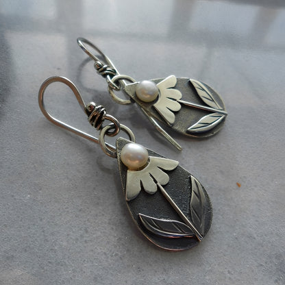Alina – Pendientes Florales en Forma de Lágrima