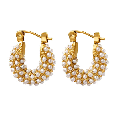 Karla – Pendientes Huggie con Racimo de Perlas