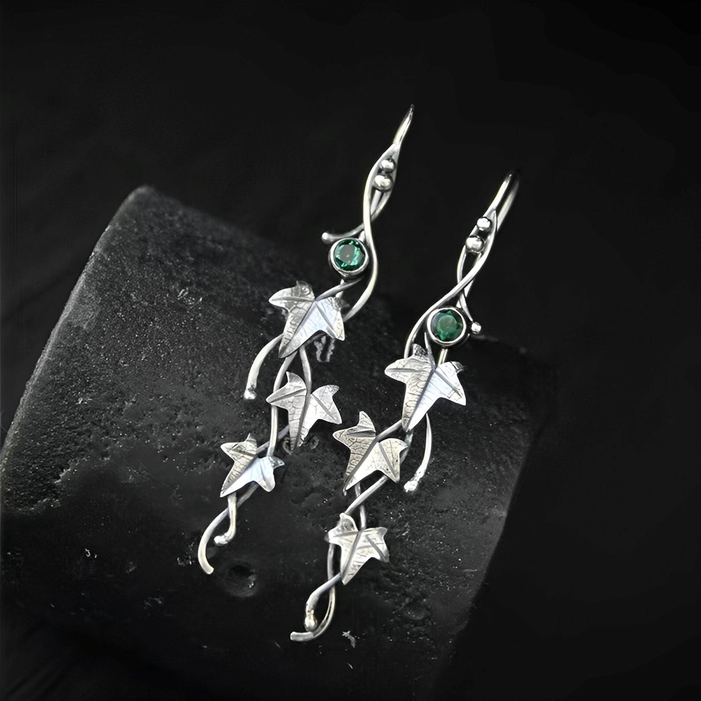 Elvina – Pendientes Hojas Vintage Élficas