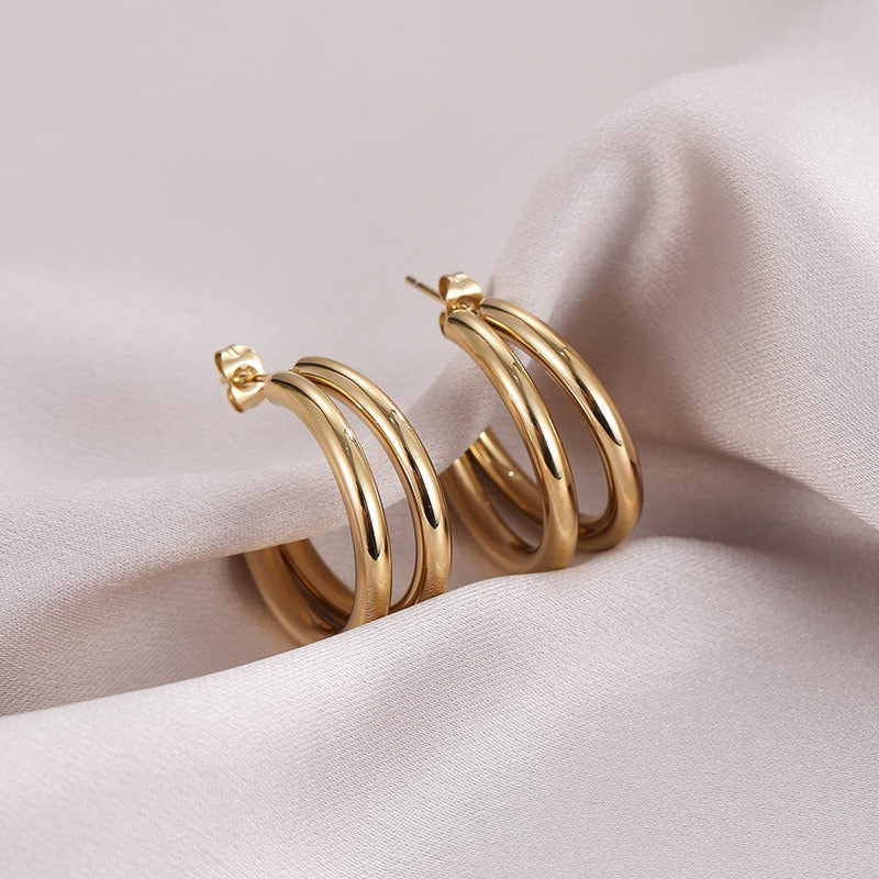 Yumi – Pendientes Doble Capa de Acero Elegantes
