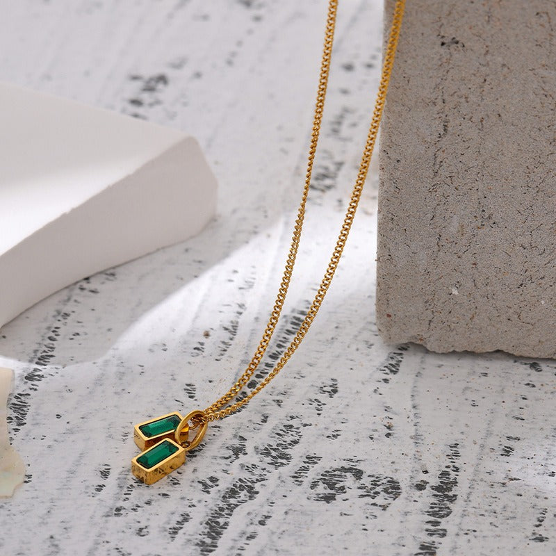 Kreselle – Colgante Doble Verde con Toque de Lujo Sutil