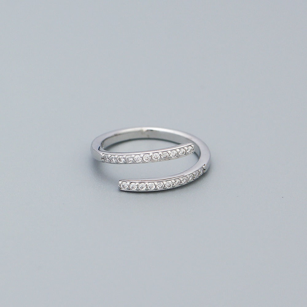 Elina – Anillo Geométrico con Circón Incrustado