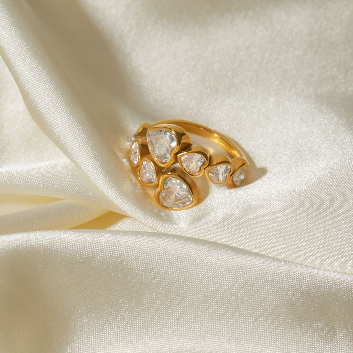 Mikayla – Anillo Corazón con Corona de Crista