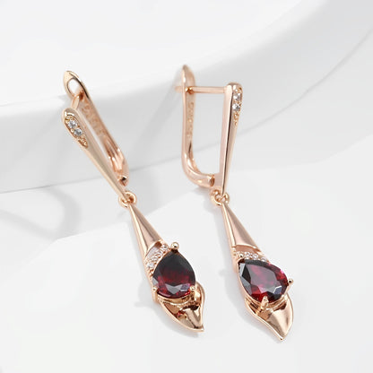 Allegra – Pendientes Dorados con Cristal Rojo Elegante