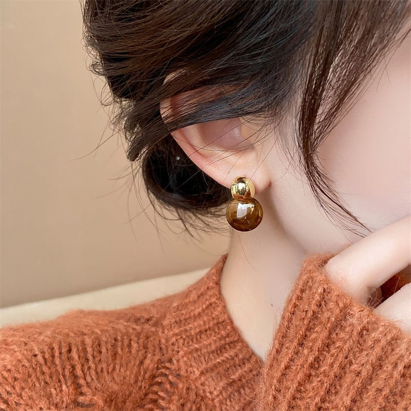 Nova – Pendientes Retro Tono Café Elegante