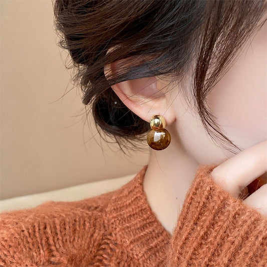 Nova – Pendientes Retro Tono Café Elegante