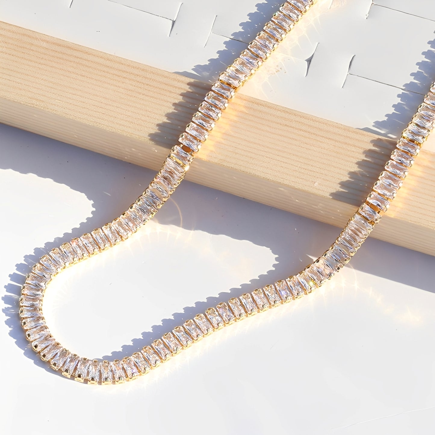 Verna – Choker Tennis con Corte Baguette y Estilo Elegante