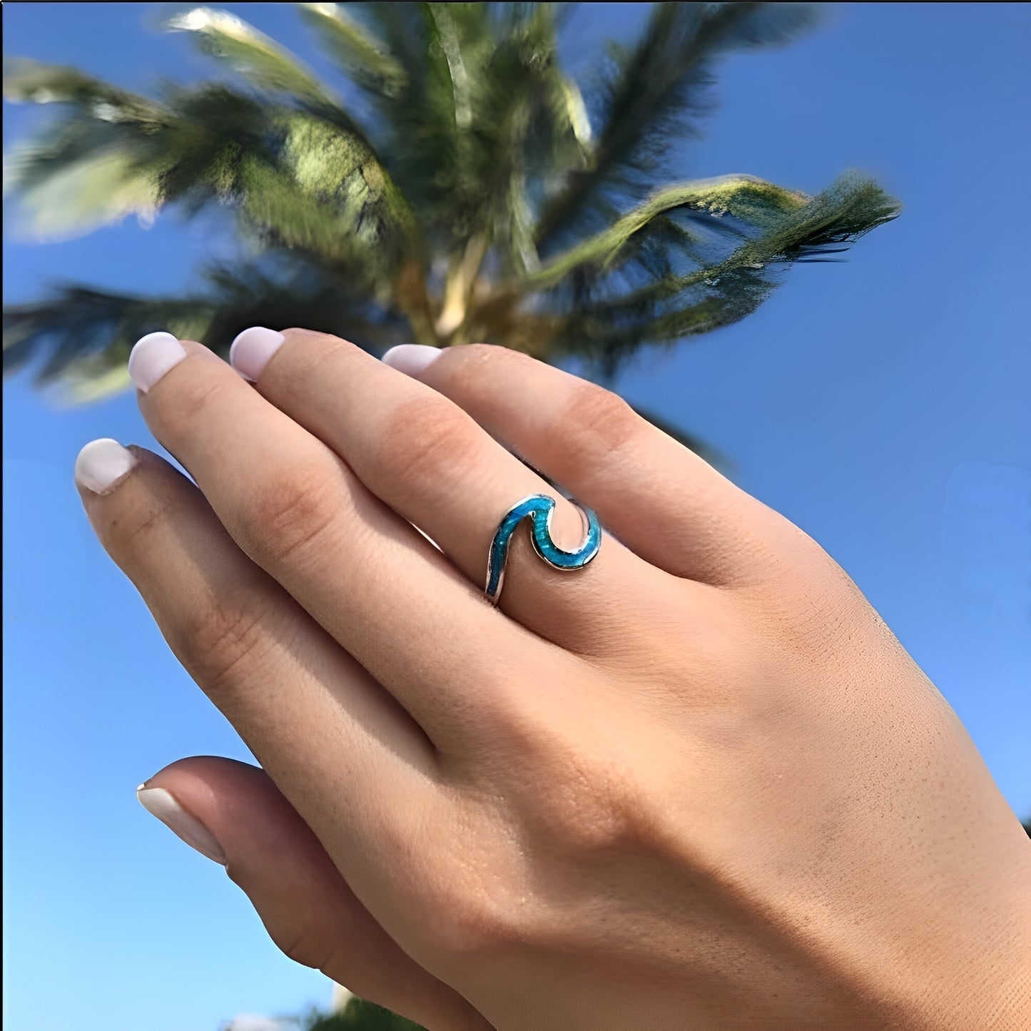 Nerina – Anillo Ola Marina en Ópalo y Plata