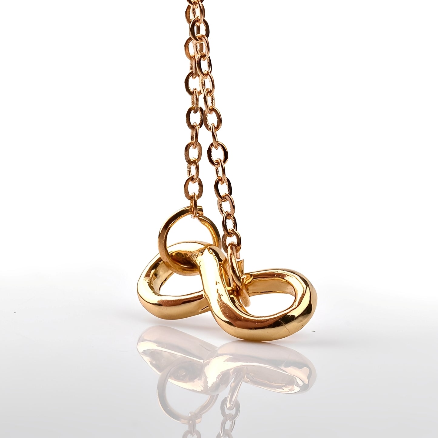 Reich – Collar Infinito Elegante