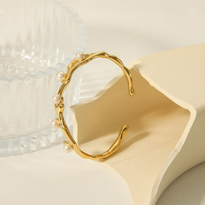 Yeri – Pulsera Abierta Elegante con Perla Vintage
