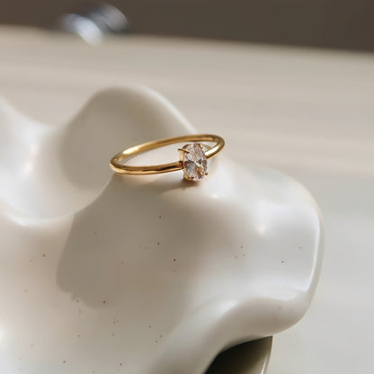 Ivana – Anillo Ovalado con Estilo Elegante