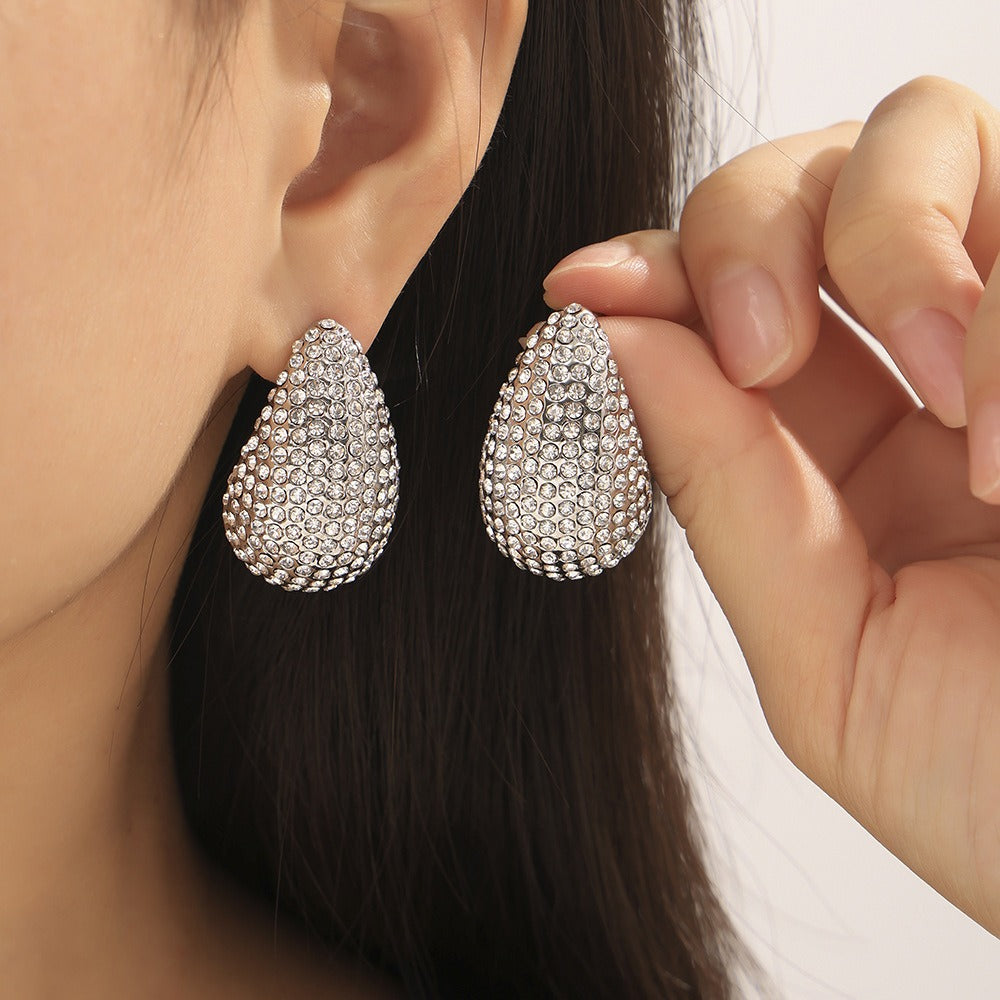 Lella – Pendientes Gota Pavé con Estilo Elegante y Chic