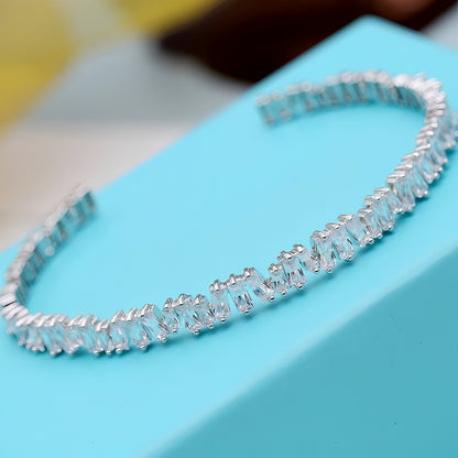 Lara – Pulsera de Zirconia Elegante y Moderna