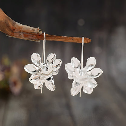 Chary – Pendientes Florales Vintage en Plata