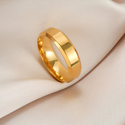 Vanjie – Anillo Elegante de Acero