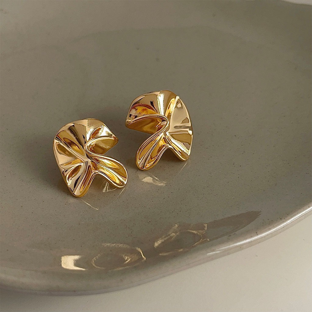 Maellie – Pendientes de Metal Plisado Irregular
