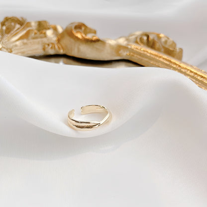Gabrielle – Anillo Cruz Elegante