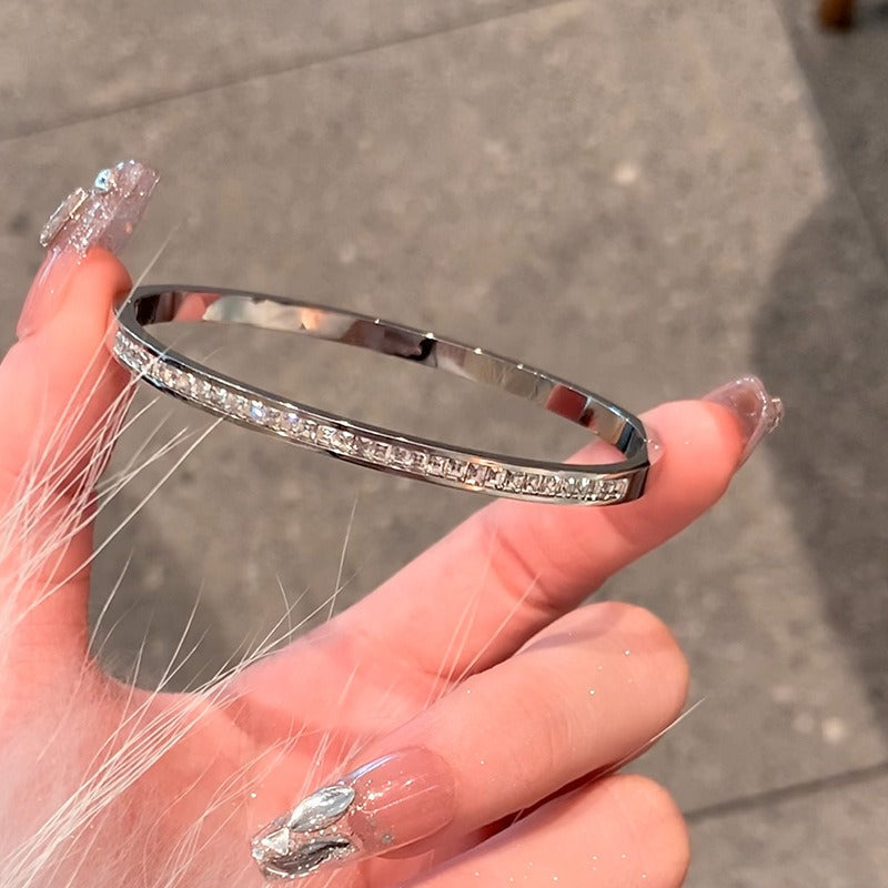 Valerie – Pulsera Brillante de Acero Elegante
