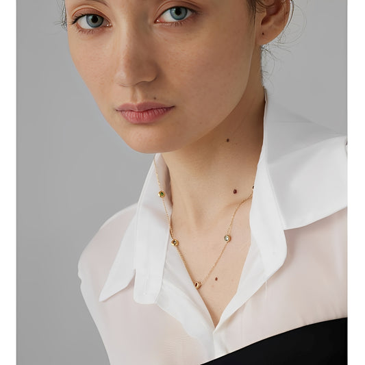 Valina – Collar de Cadena Fina Dorada Elegante