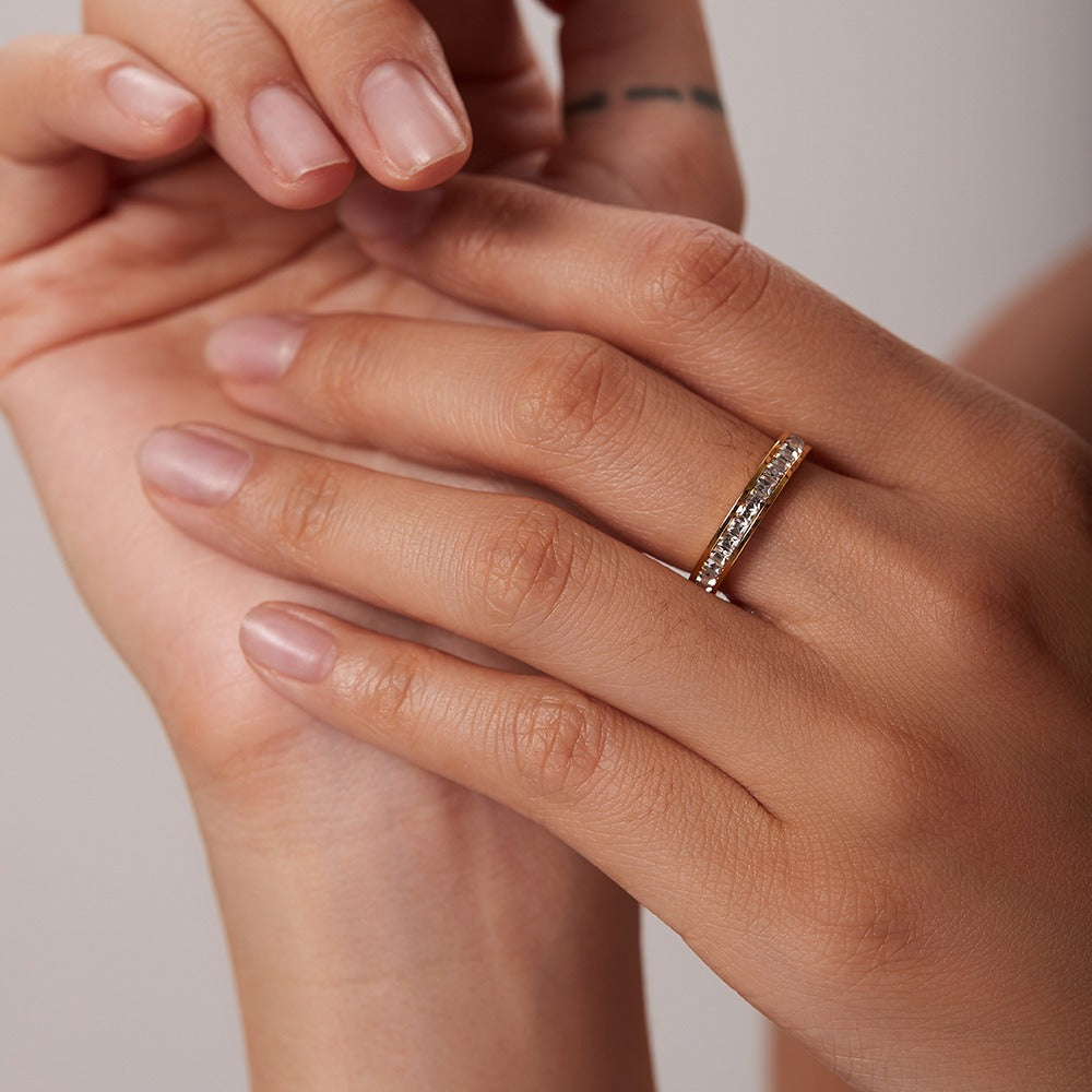 Alleria – Anillo Dorado Elegante