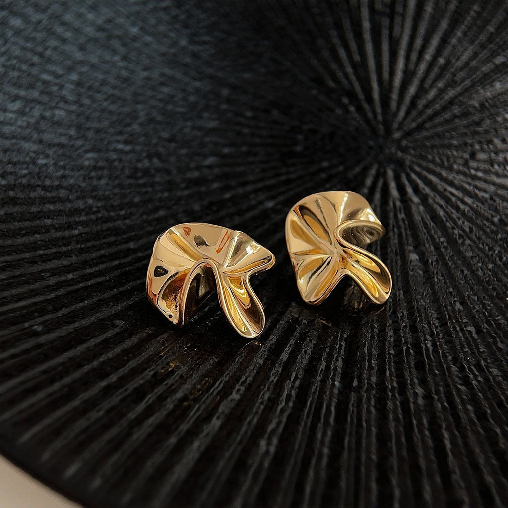 Maellie – Pendientes de Metal Plisado Irregular