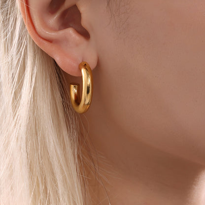 Tori – Pendientes en Forma de C Elegantes