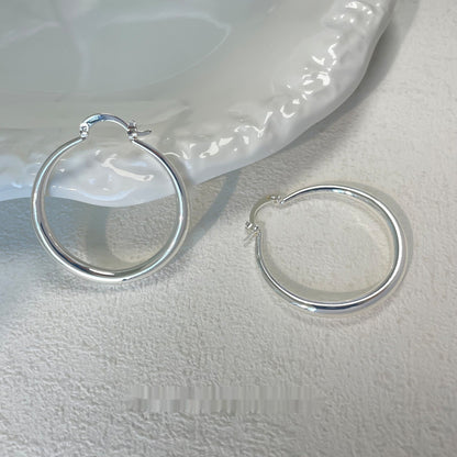 Elena – Pendientes Aro Plateados Elegantes