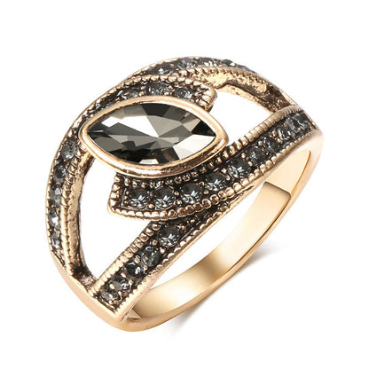 Amena – Bague Elegante en Cristal Negro
