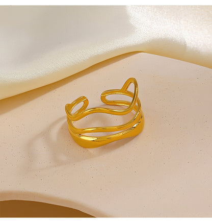 Risa – Anillo Ajustable de Tres Capas Dorado