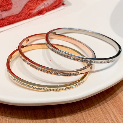 Valerie – Pulsera Brillante de Acero Elegante